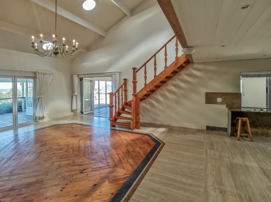 6 Bedroom Property for Sale in San Michel Western Cape